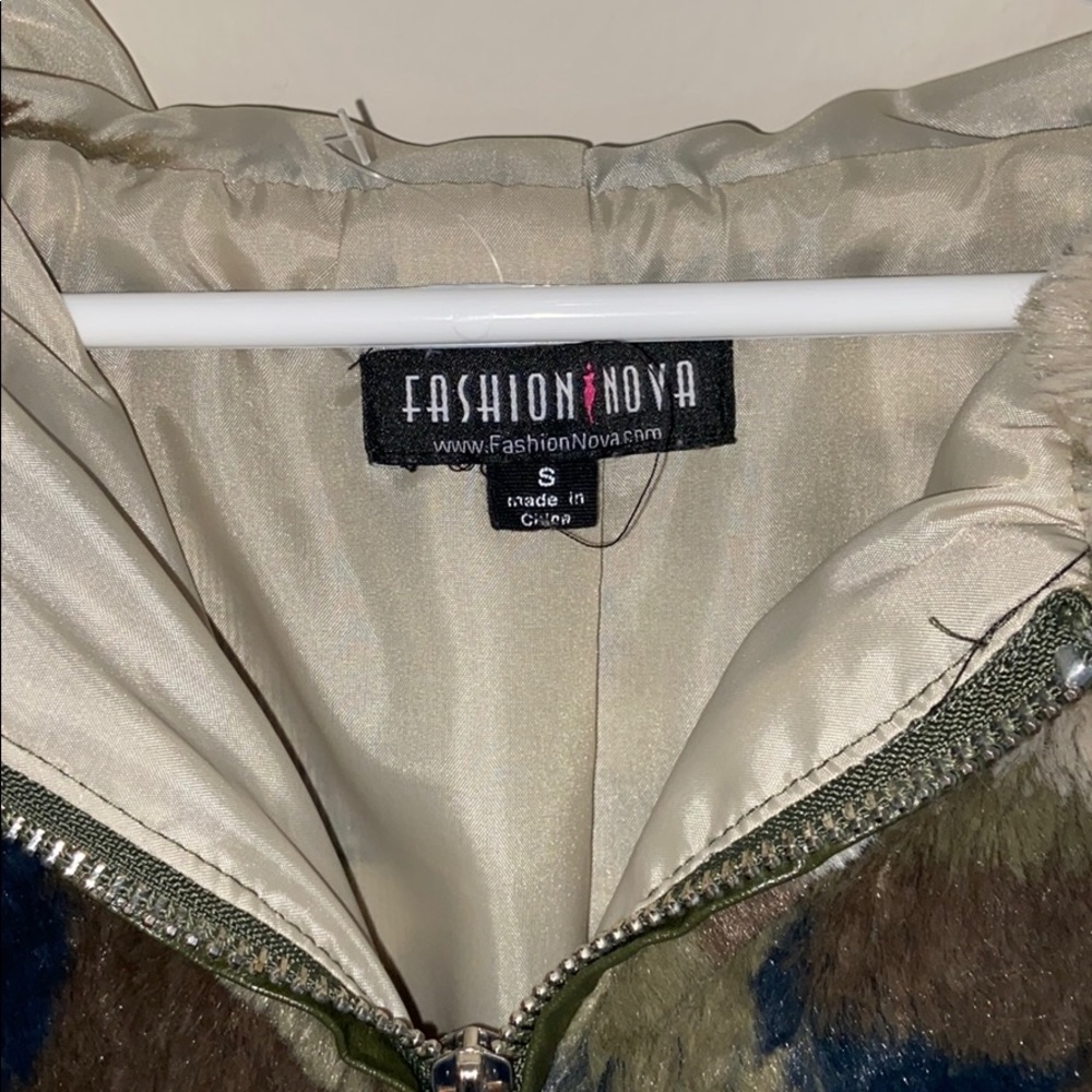 Camouflaged fashion nova fluffy jacket - Picture 2 of 3